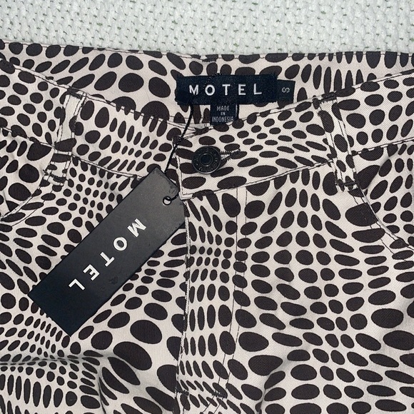 NWT🆕 Motel Rocks🦋JOPAN FLARE WOMEN PANTS OPTIC POLKA size Small - Picture 4 of 8